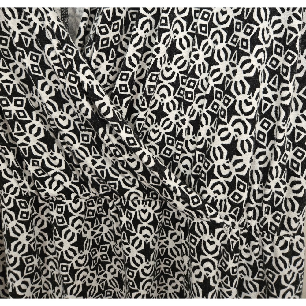 Lane Bryant Chic Black White Geometric Faux Wrap Top Surplice Short Sleeve 18/20 - Picture 5 of 9